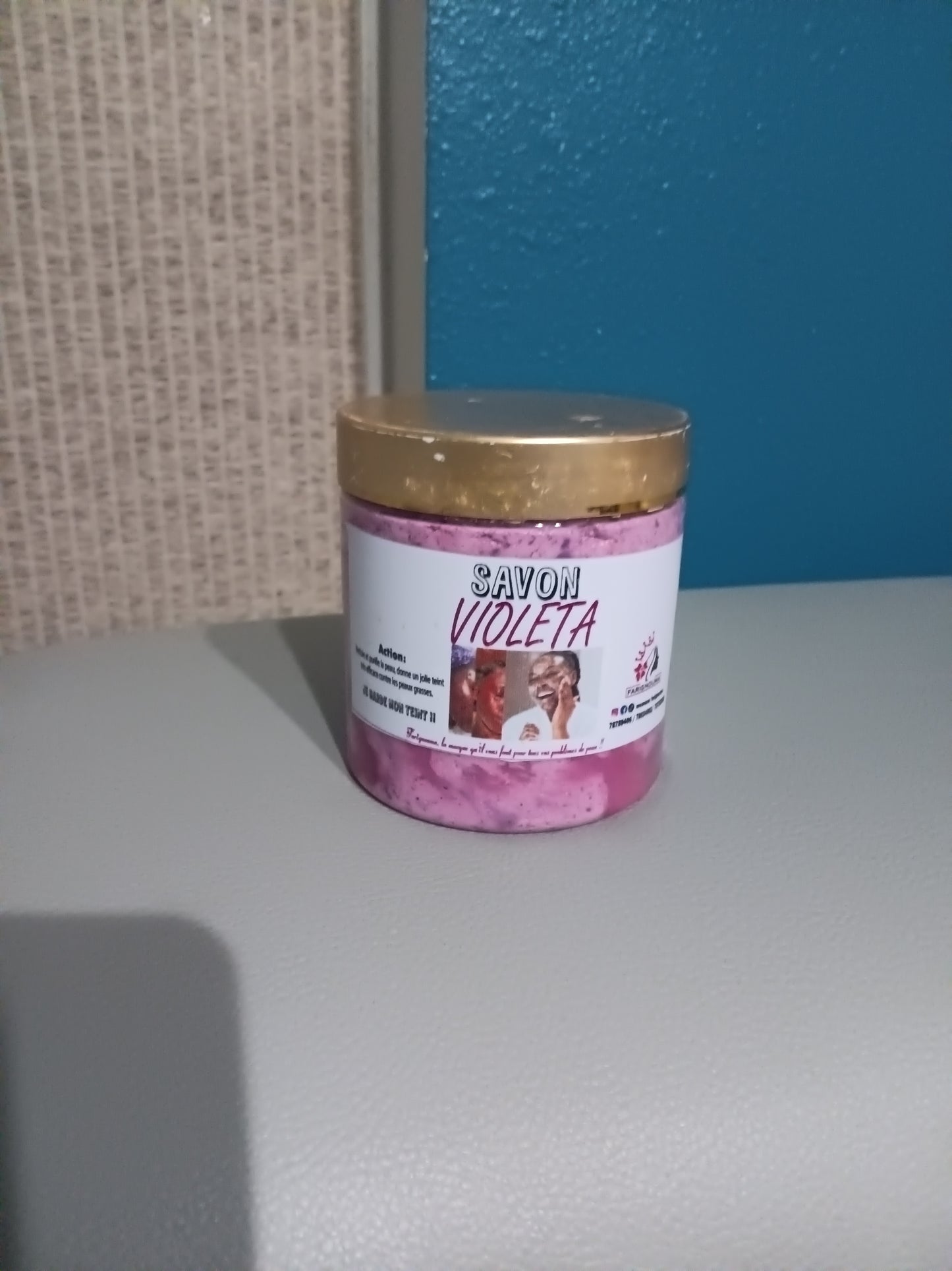 Farignouma violeta